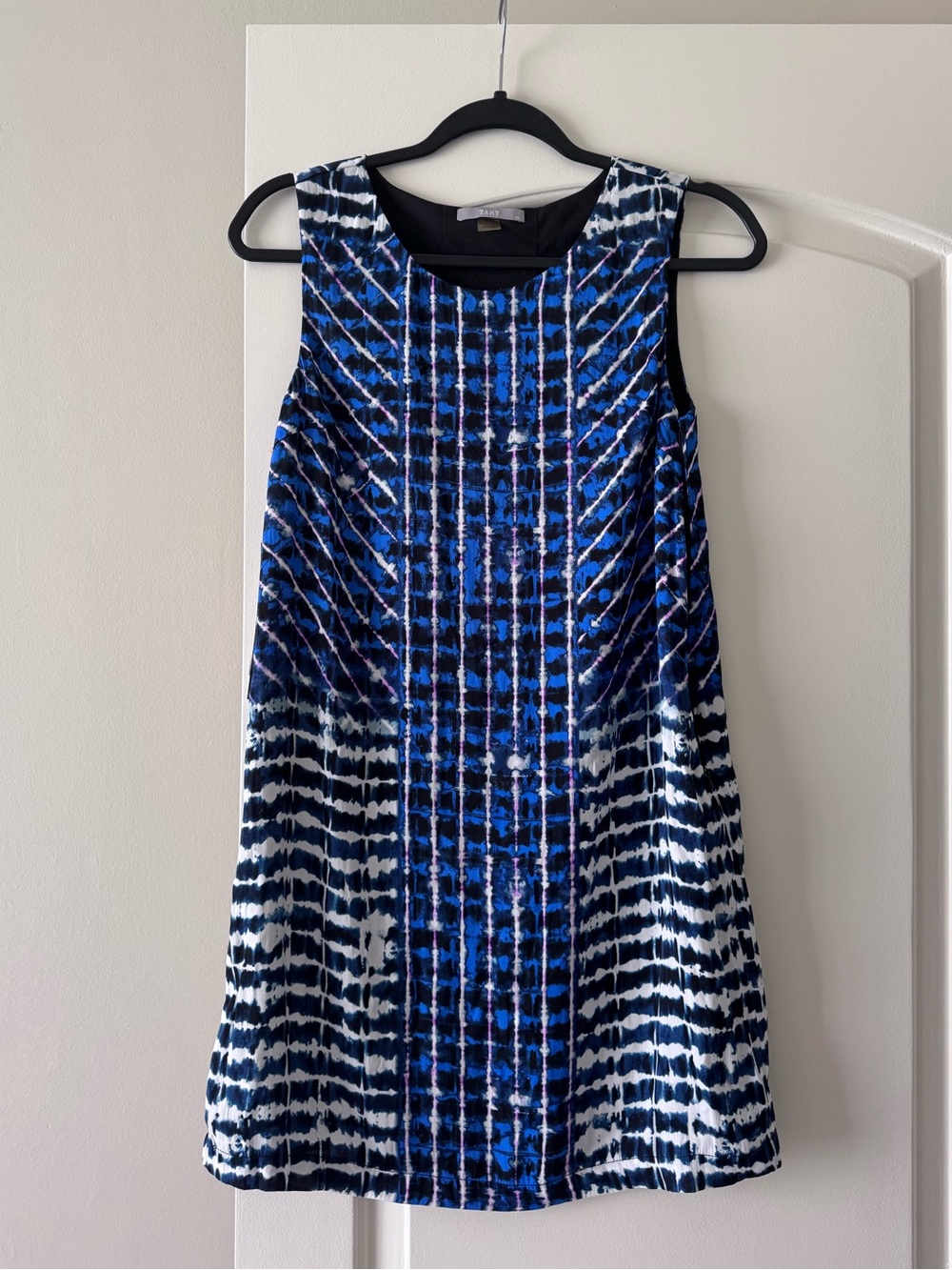 Tart Sleeveless Blue Patterned Carly Shift Dress
